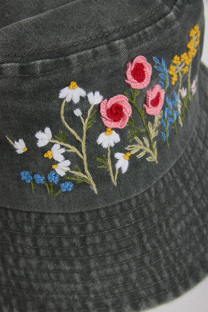 Bucket hat with hand-embroidered wild flowers