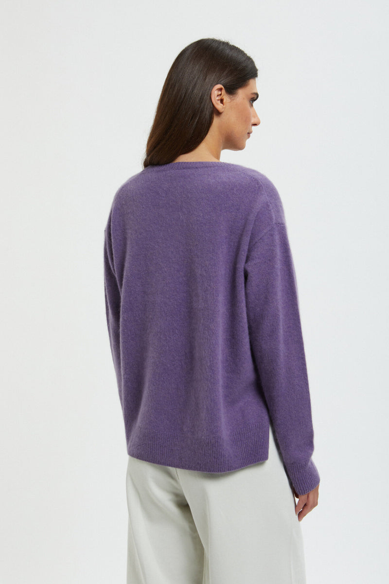 Long-sleeved crew-neck pullover