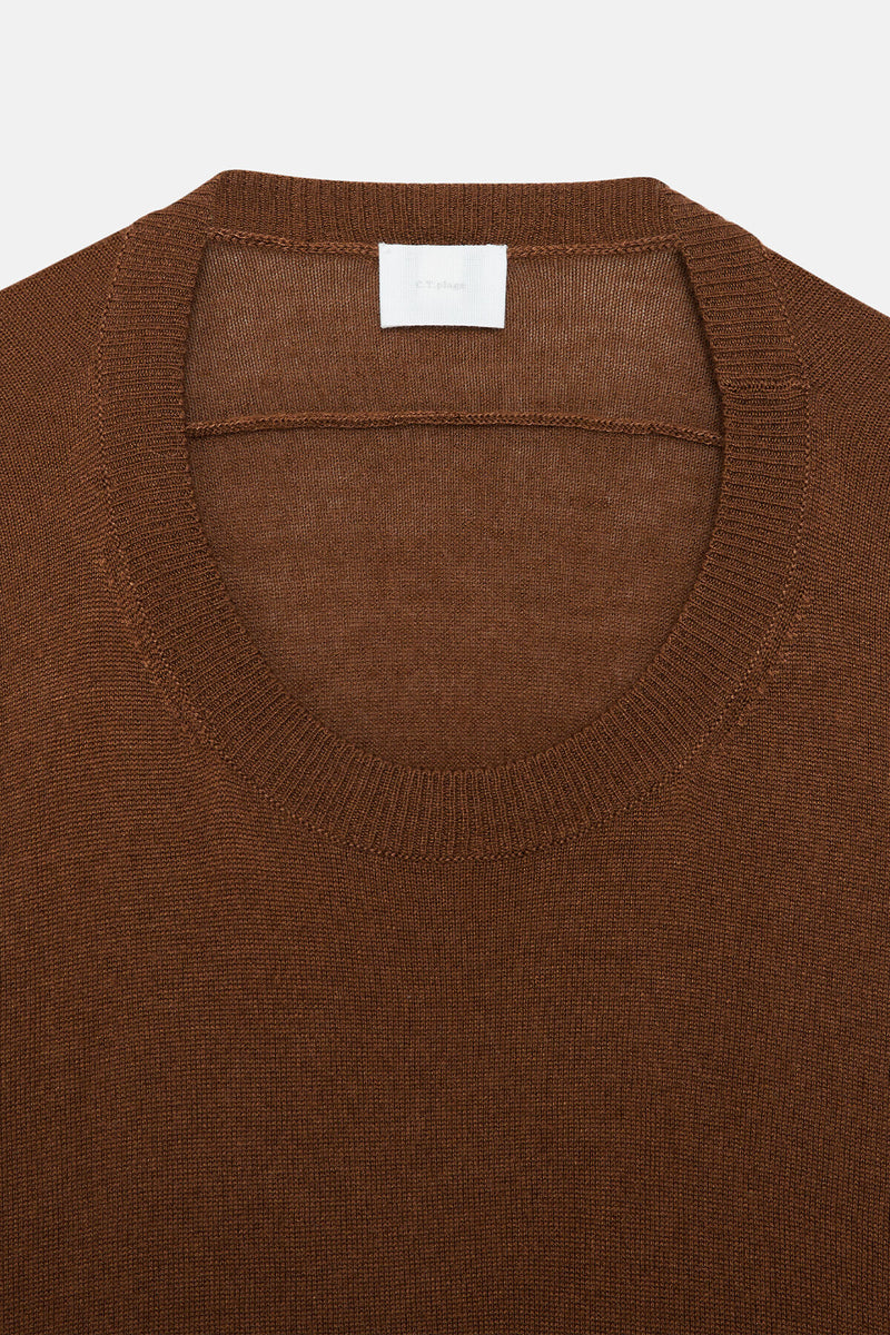 Long-sleeved crew-neck pullover