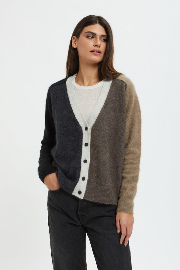 Long-sleeved V neck cardigan