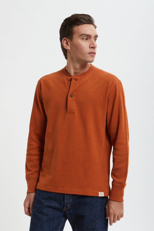 WAFFLE KNIT HENLEY