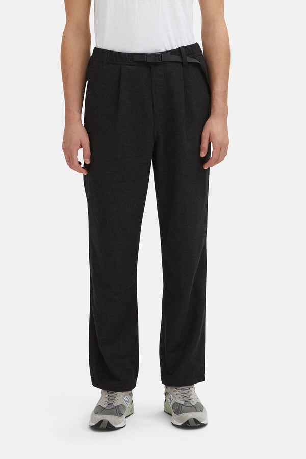 Wool relaxed pleated trouser