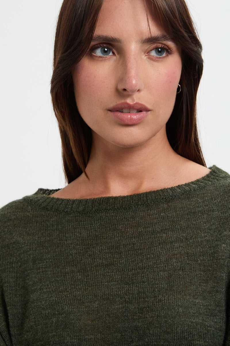 Boat neck light jaw