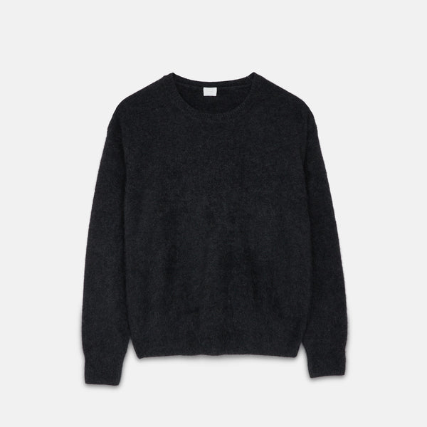 Long-sleeved crew-neck pullover