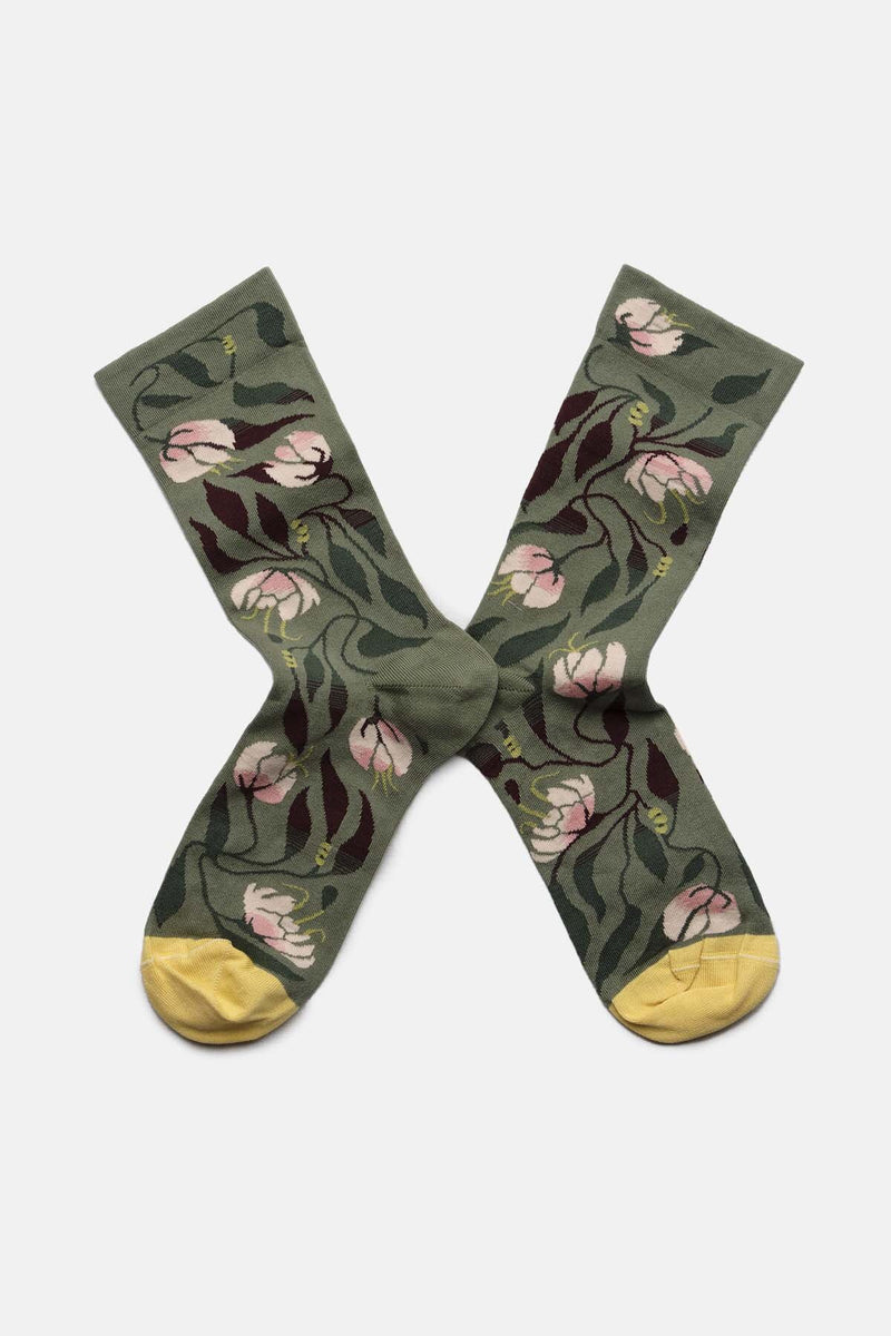 Seringat High Socks with Flowers