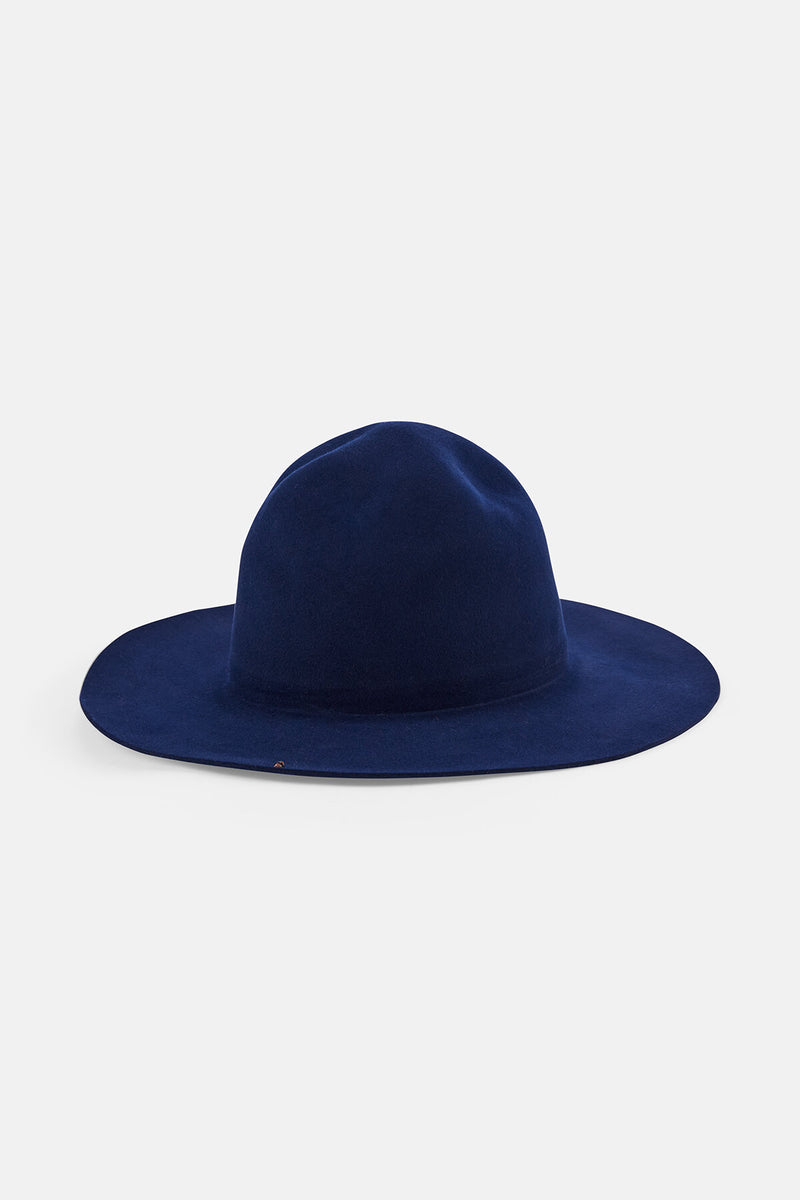 Wide-brimmed hat